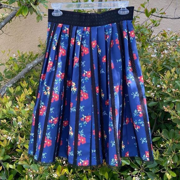 J. Peterman Blue Floral and Black Lace Fit Flare Skirt. Size 2. EUC! - Picture 1 of 6